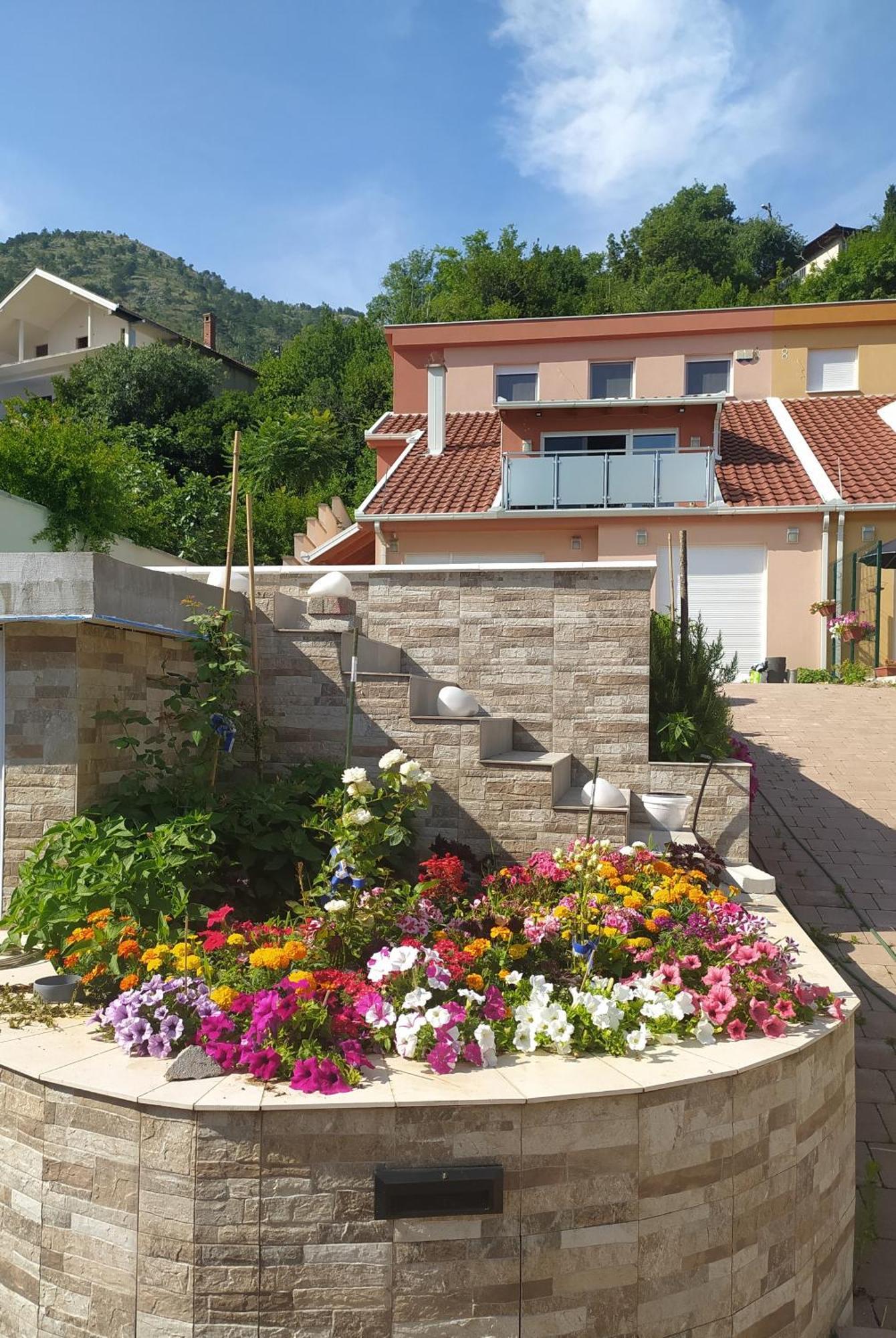 Apartments Enigma - With Private Parking Mostar Esterno foto