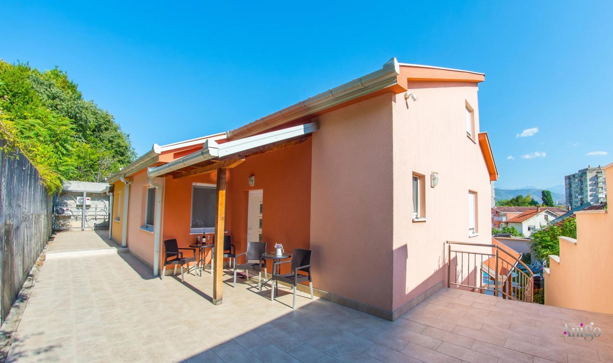 Apartments Enigma - With Private Parking Mostar Esterno foto