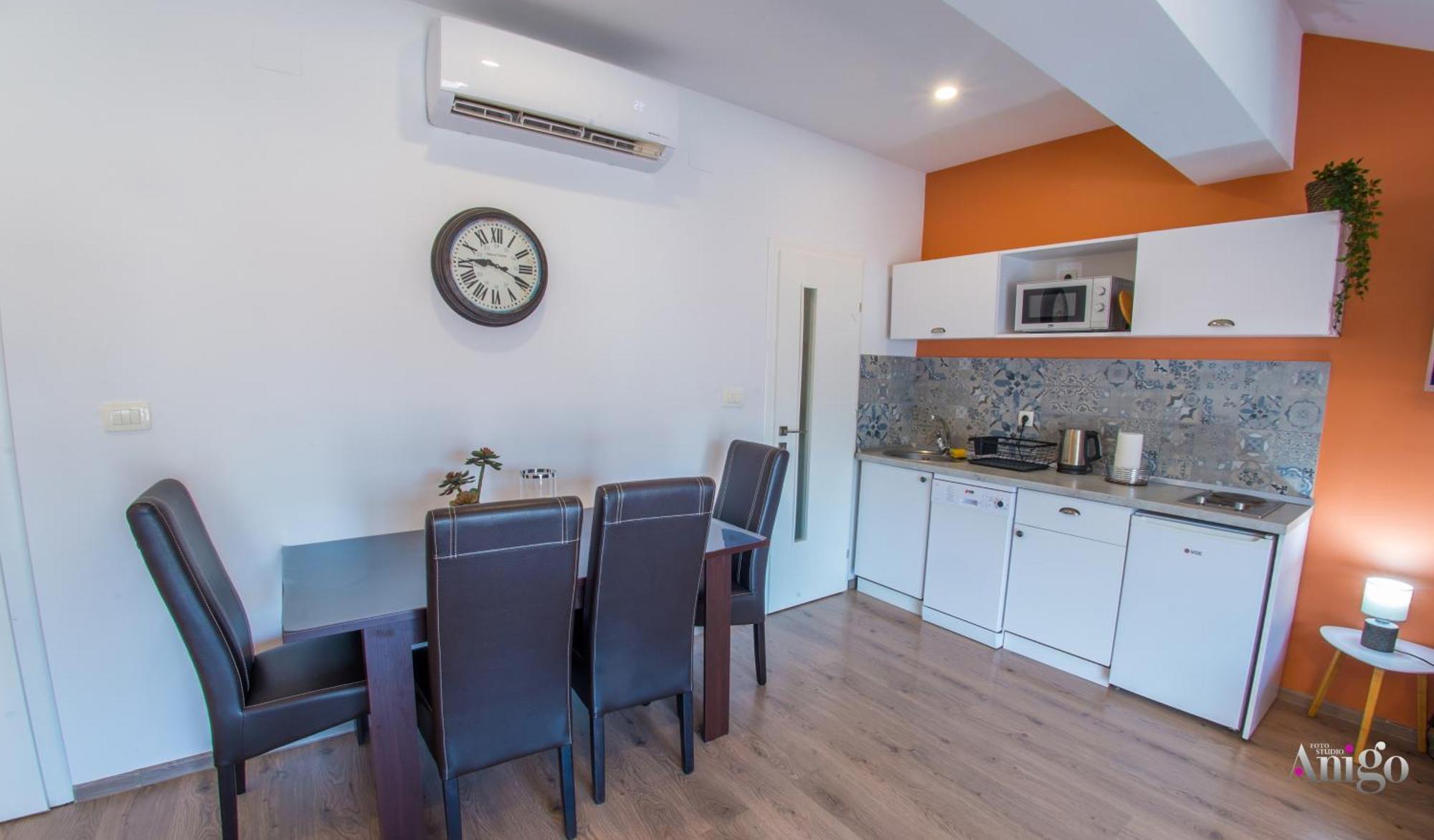 Apartments Enigma - With Private Parking Mostar Esterno foto